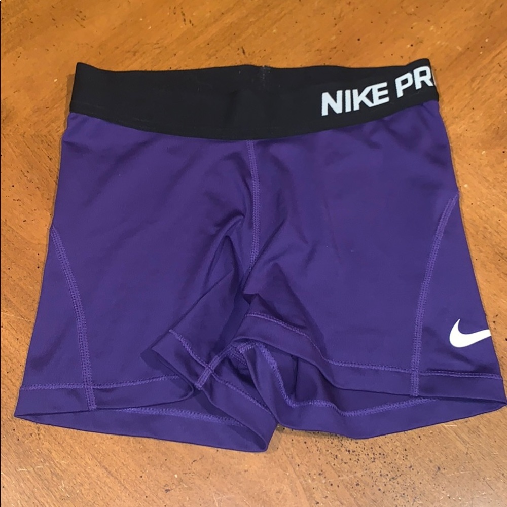 NWOT Nike Pro shorts
